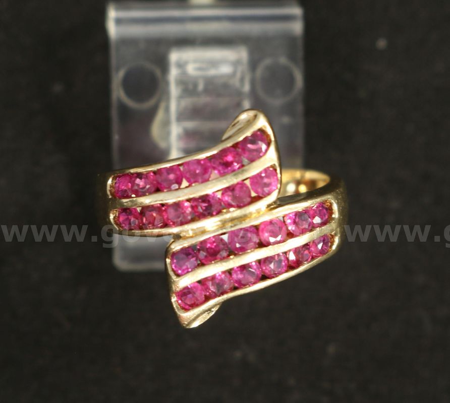 14k Yellow Gold Wave Design Ring with Red Stones, 3.4 Grams