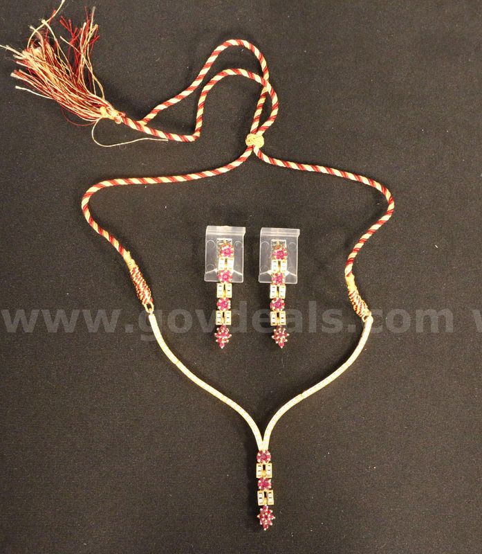 22K YG Dangle Design Dori Necklace With Red & Clear Stones Jewelry Set, 31.1 TGW