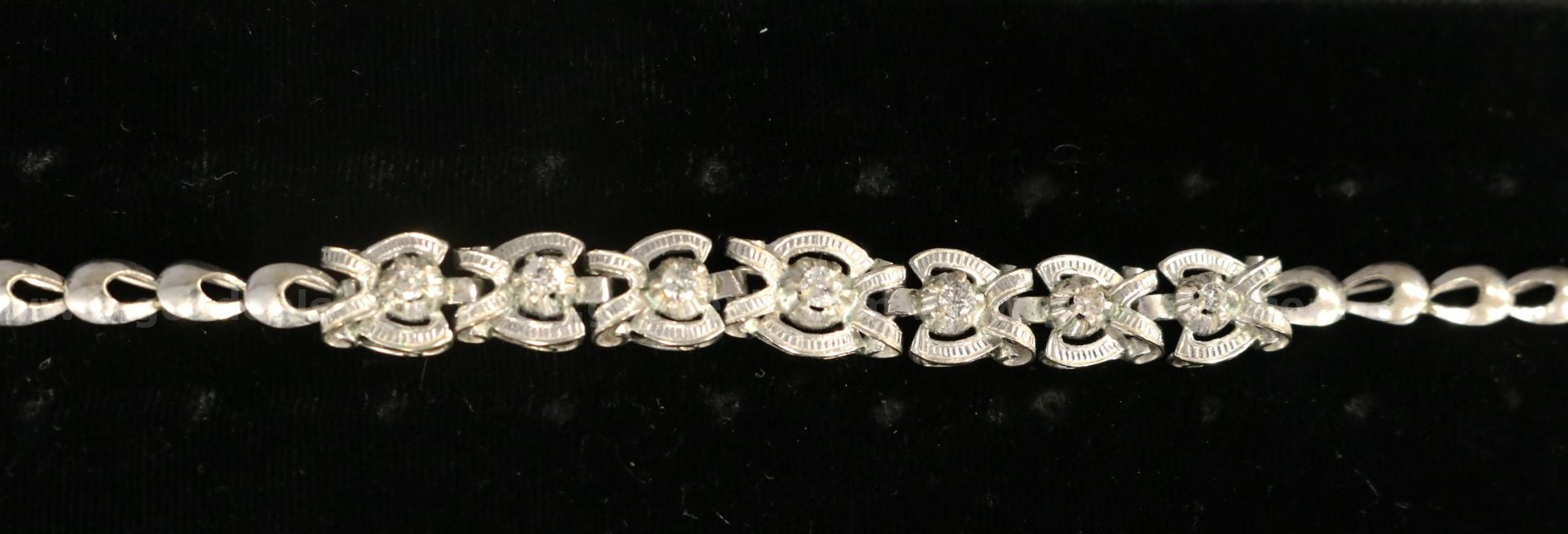 10K White Gold Oval Link Diamond Bracelet, 10.9 Grams