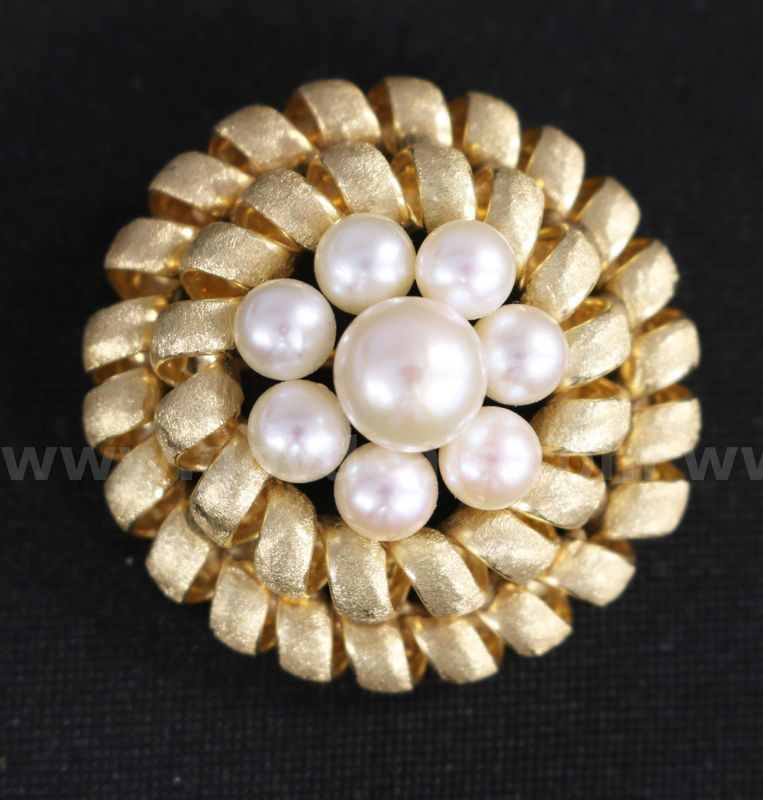 14K Yellow Gold Swirl/Ribbon Design Brooch With Pearls, 11.4 Grams