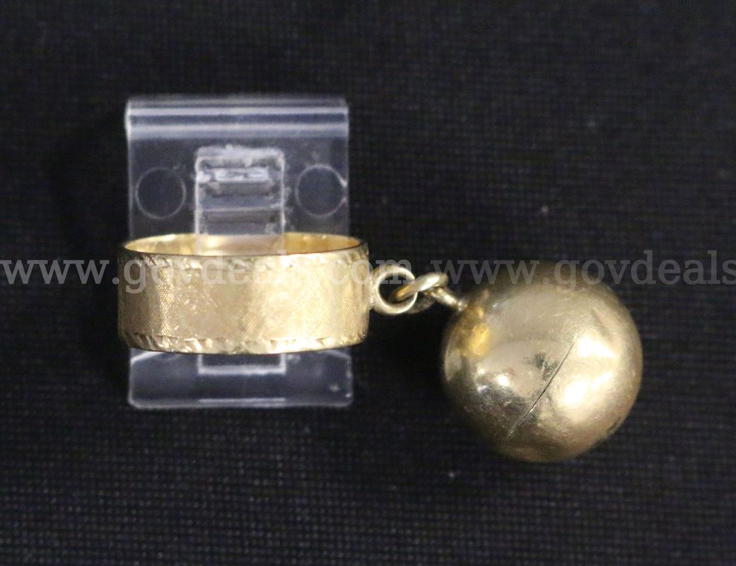 18k Yellow Gold Dangle Ring with Jingle Ball, 7.2 Grams