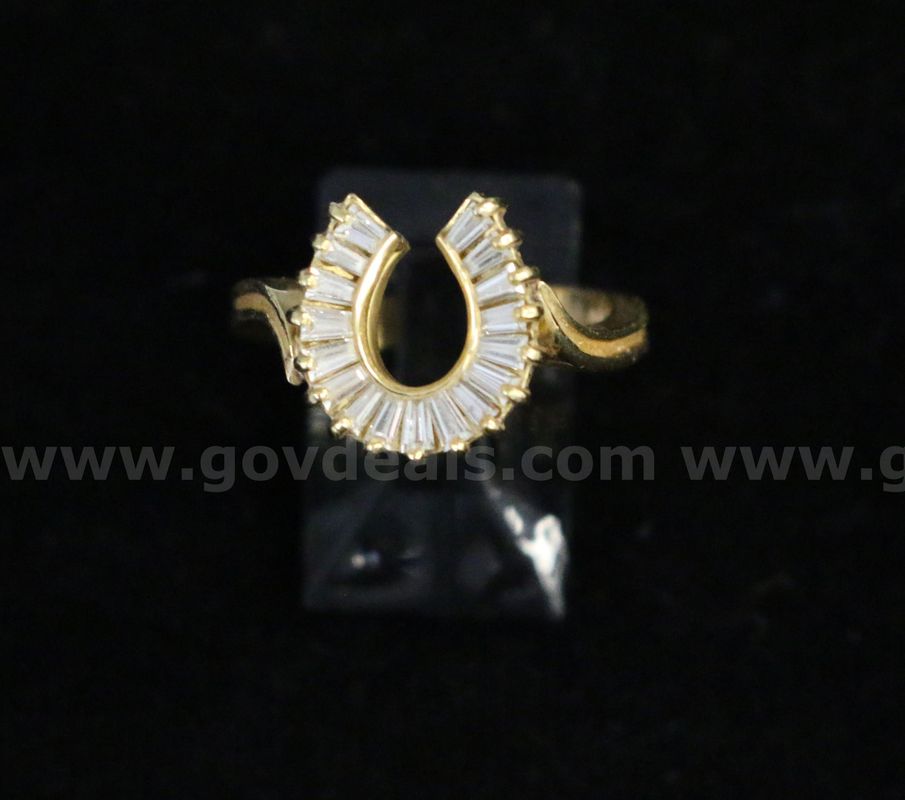 18K Yellow Gold Diamond Horseshoe Design Ring, 6.1 Grams