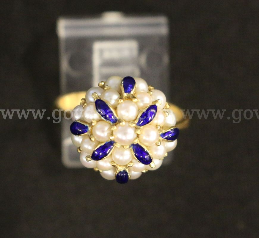 18K YG Ring With Cultured Pearls, Surrounded By Blue Enameled Spacers, 5.4 Gram
