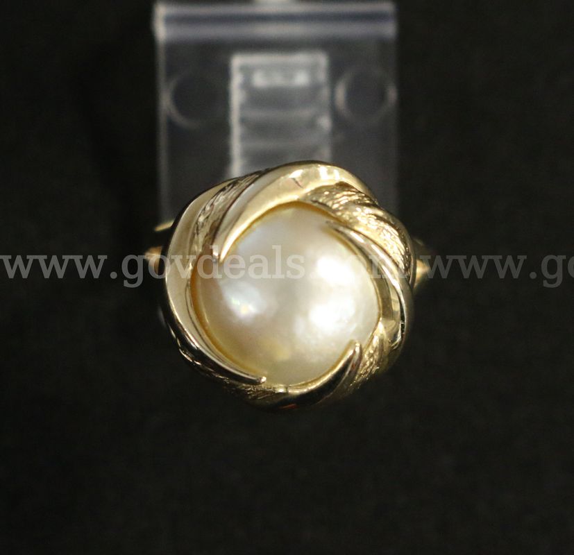 14K Yellow Gold Mabe Pearl Ring, 4.0 Grams