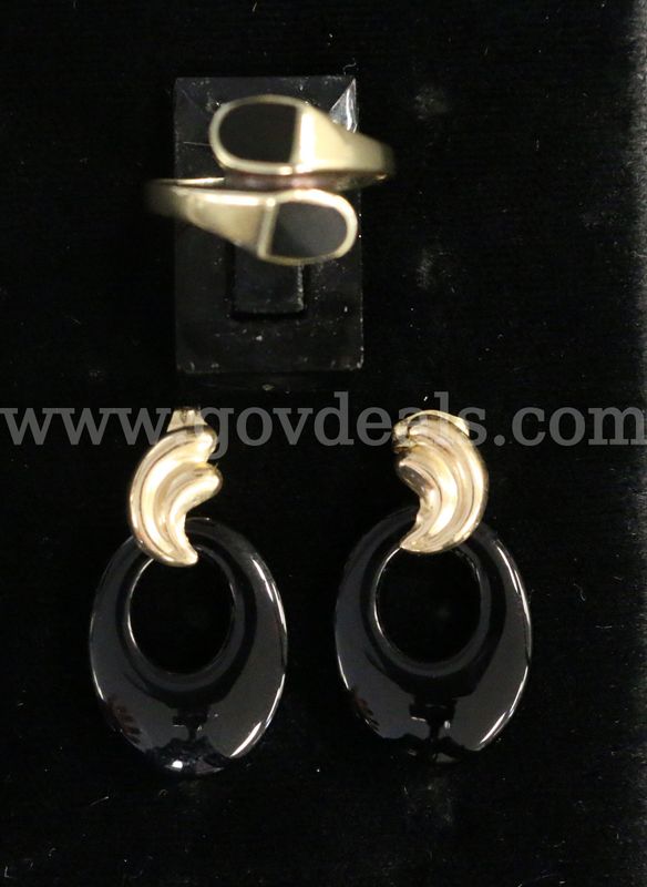 9K/10K Yellow Gold Ring & Earring Set With Black Stones, 5.7 Grams