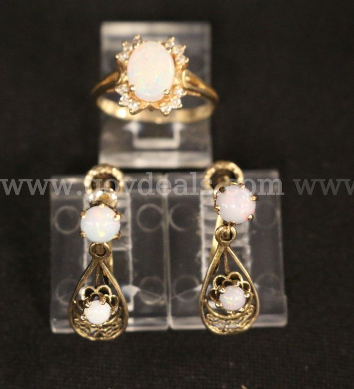 14K Yellow Gold Ring & Earring Set With Opals & Diamonds, 6.0 Grams