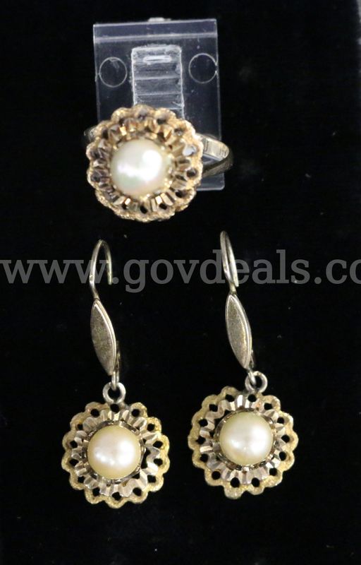 10K Yellow Gold Ring & Earring Set With White Freshwater Pearls, 8.3 Grams