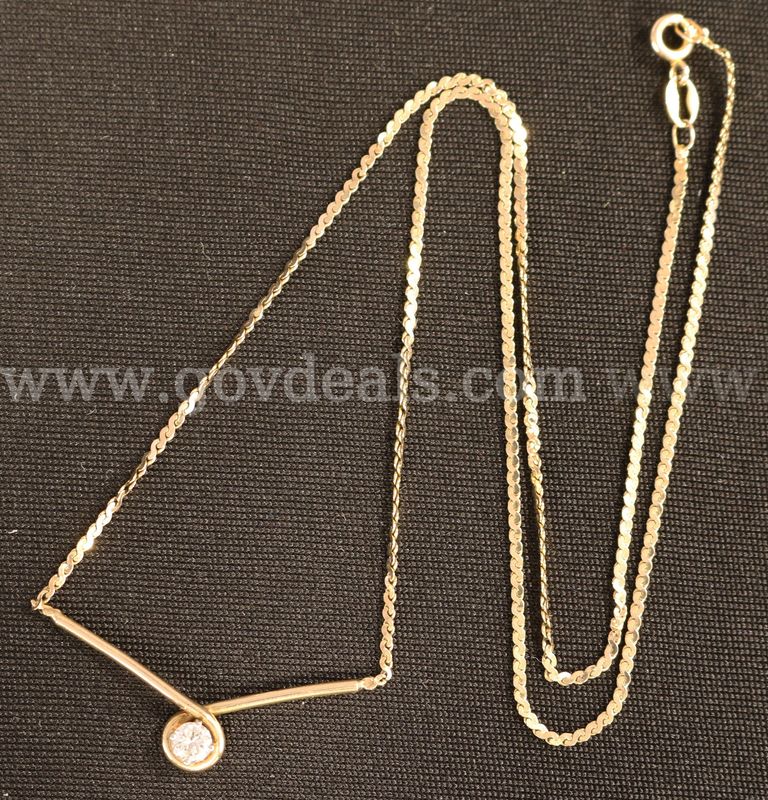 14K Yellow Gold Serpentine Necklace With Diamond Pendant, 3.3 Grams