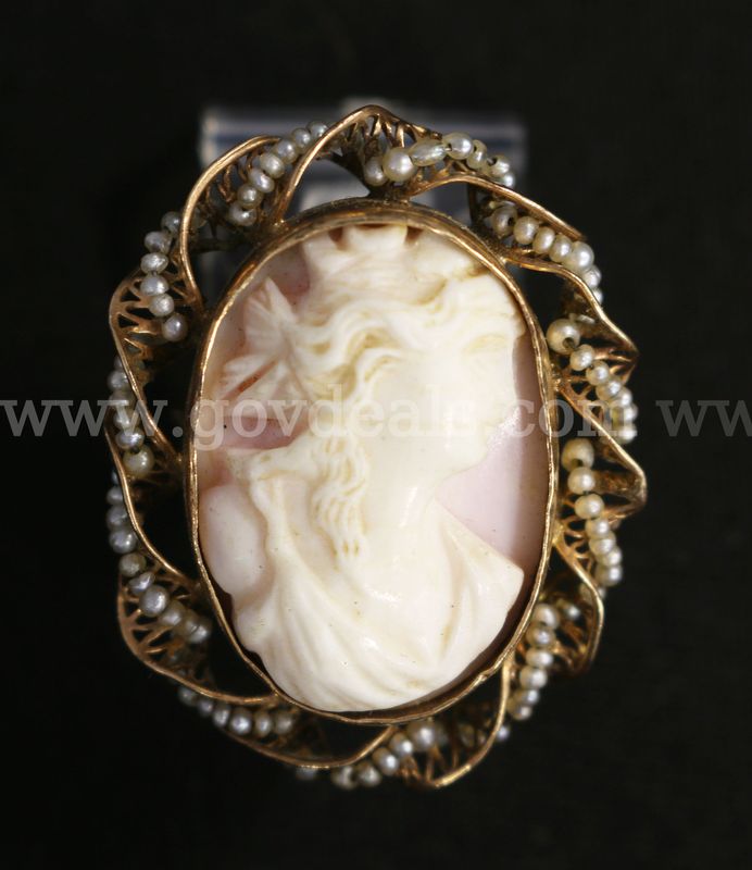 10K Yellow Gold Angel Skin Coral & Seed Pearl Ring, 7.8 Grams