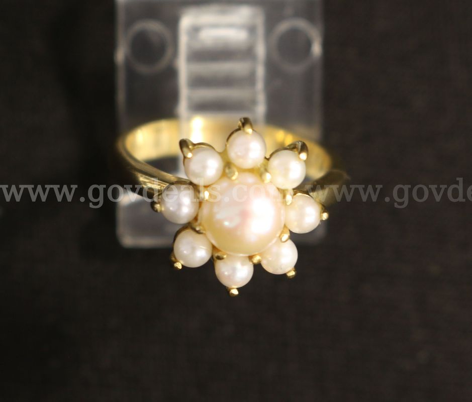 18K Yellow Gold Cluster Design Ring With Pearls, 4.2 Grams