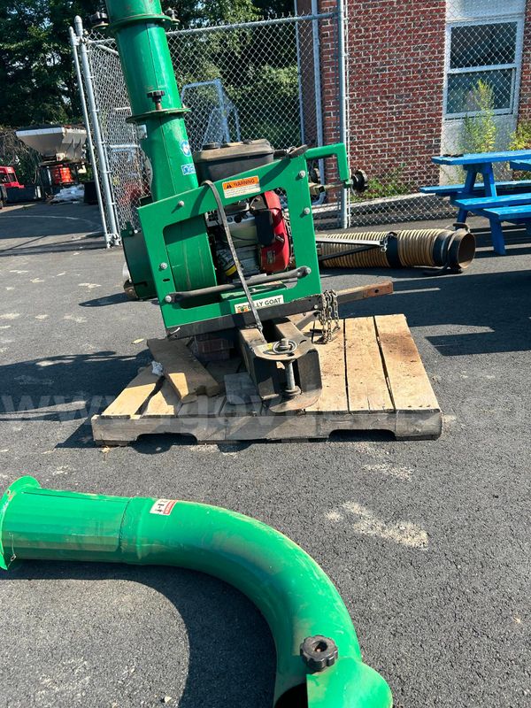 (1) Billy Goat Leaf Vacuum Model#HTR1803V with attachments