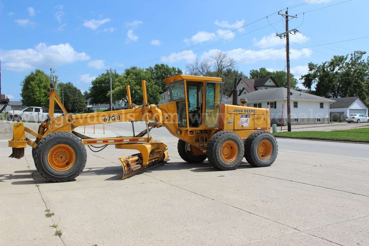 1987 John Deere 670B Motor Grader