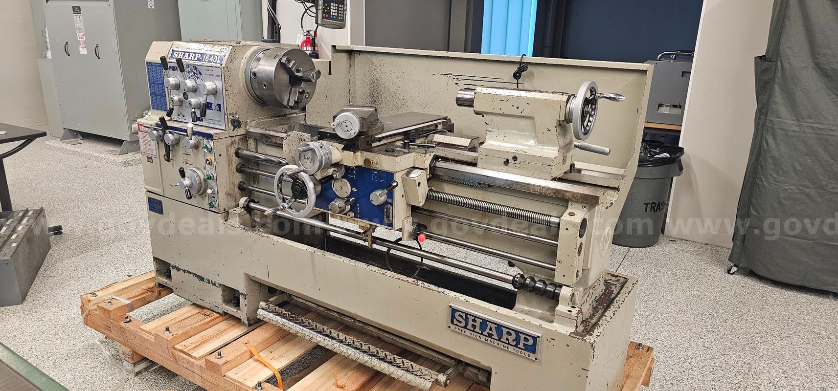 Sharp 1640L Manual Lathe (7905222)
