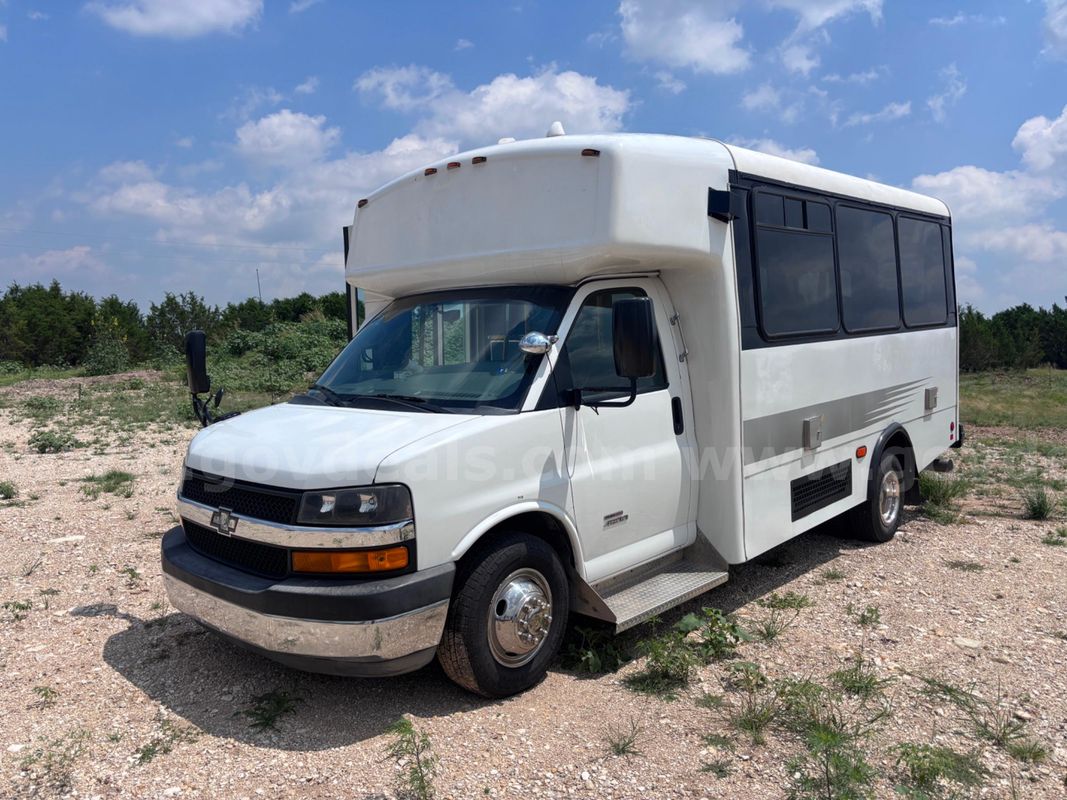 2015 Chevrolet Champion C4500 Shuttle Bus
