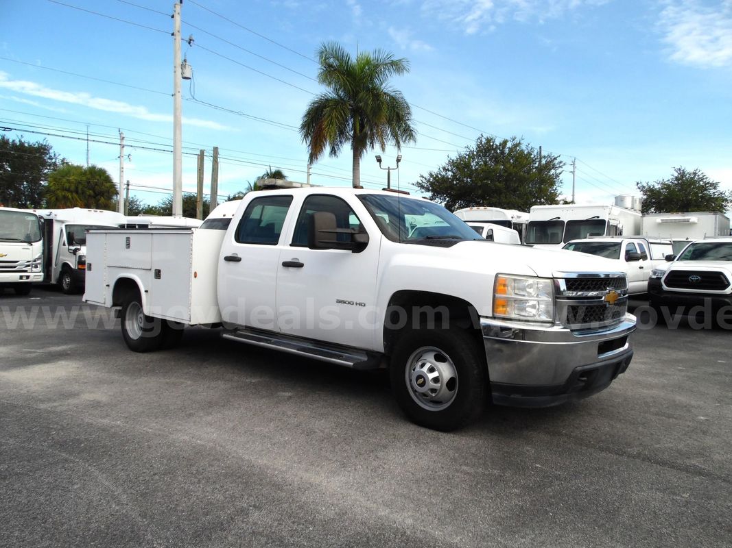 Chevrolet Silverado 3500HD 4x4 Crew Cab Utility