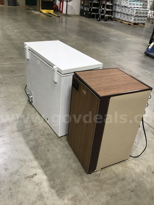 mini fridge/ chest freezer