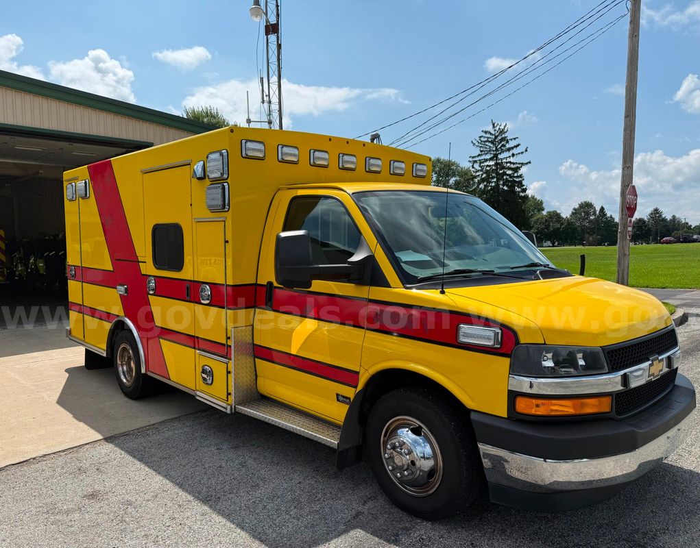 2020 GMC Braun Ambulance Type III