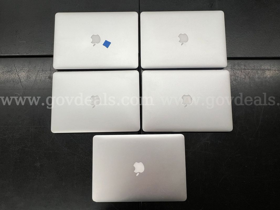 Lot of 20 MacBook Air Laptops (2017)