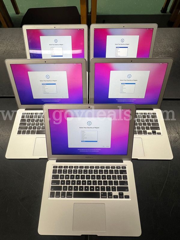 Lot of 60 MacBook Air Laptops (2017)