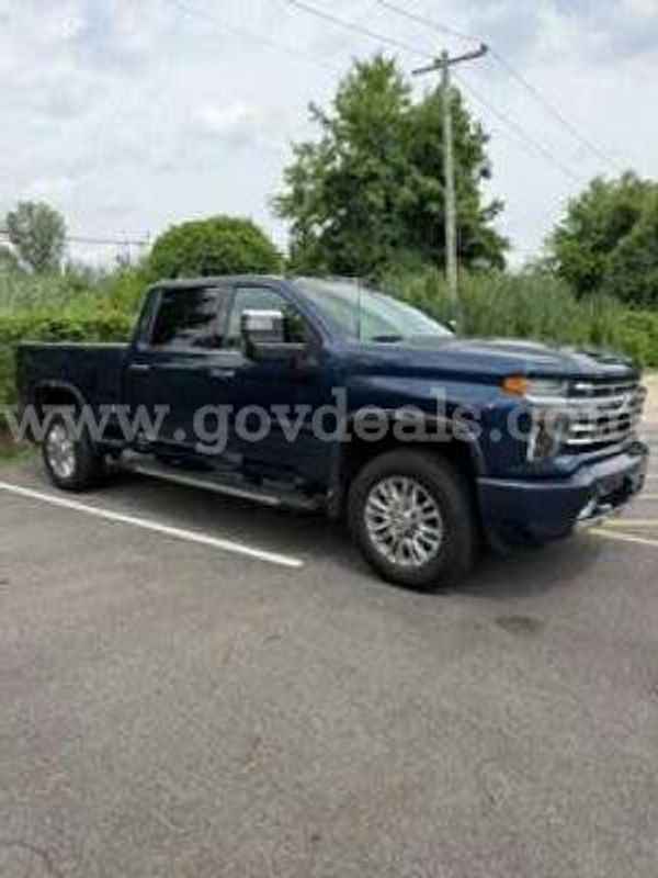 2022 Chevrolet Silverado 2500HD High Country Crew Cab Short Box 4WD