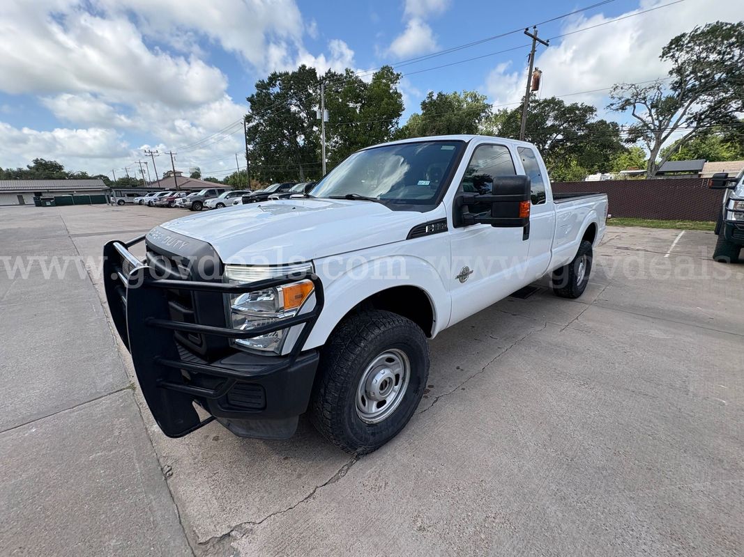2014 Ford F-350 SD XL SuperCab Long Bed 4WD