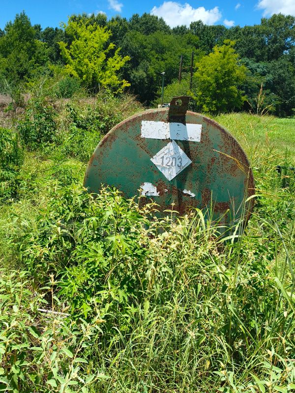 1,000 Gallon Fuel Tank