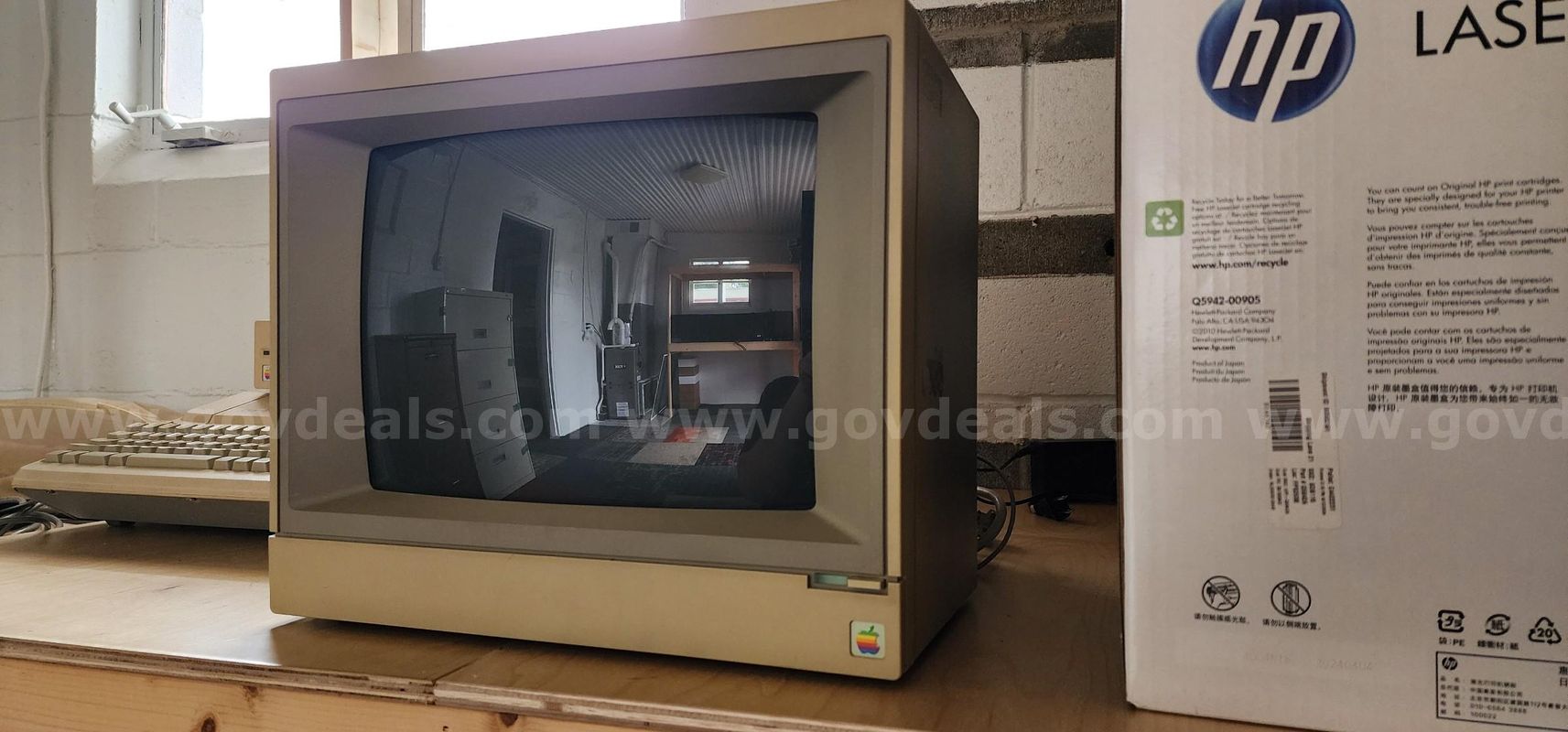 Vintage Apple IIe Computer System with Monitor, Disk Drives, and Manuals – Powers On