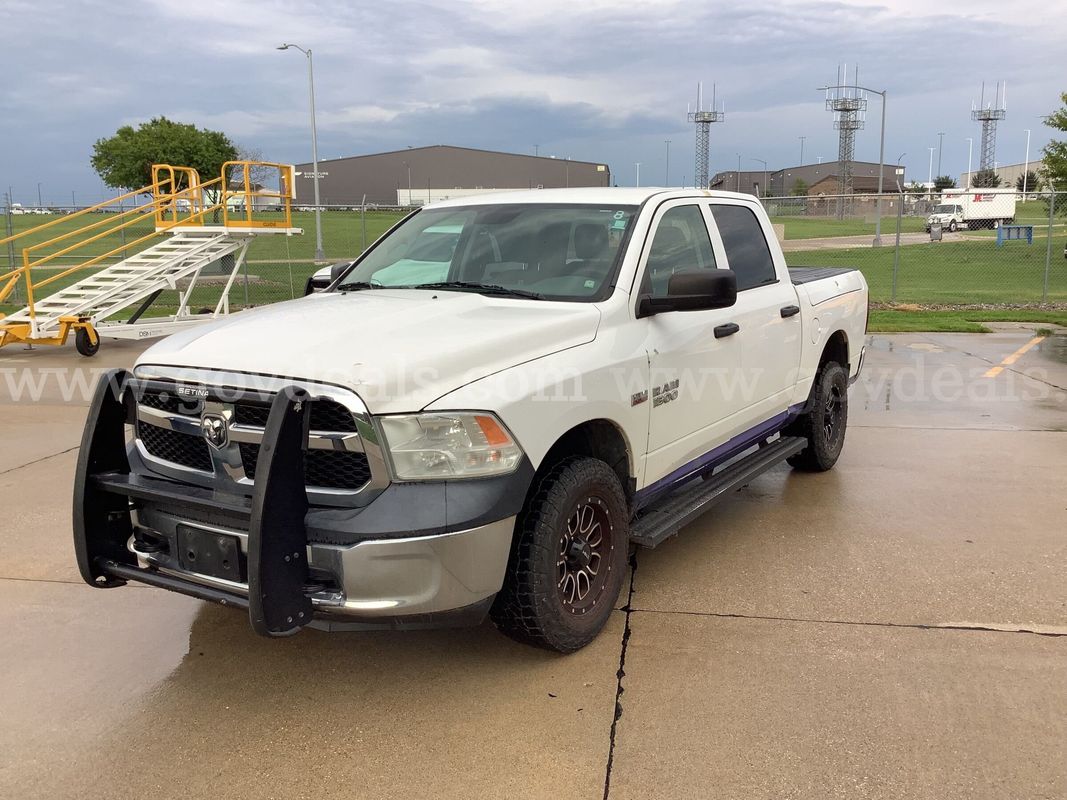 2018 RAM1500 4x4 Automatic 5.7 Hemi V8