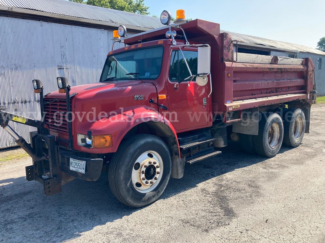 2001 International 4900 Tandem Axle Dump Truck