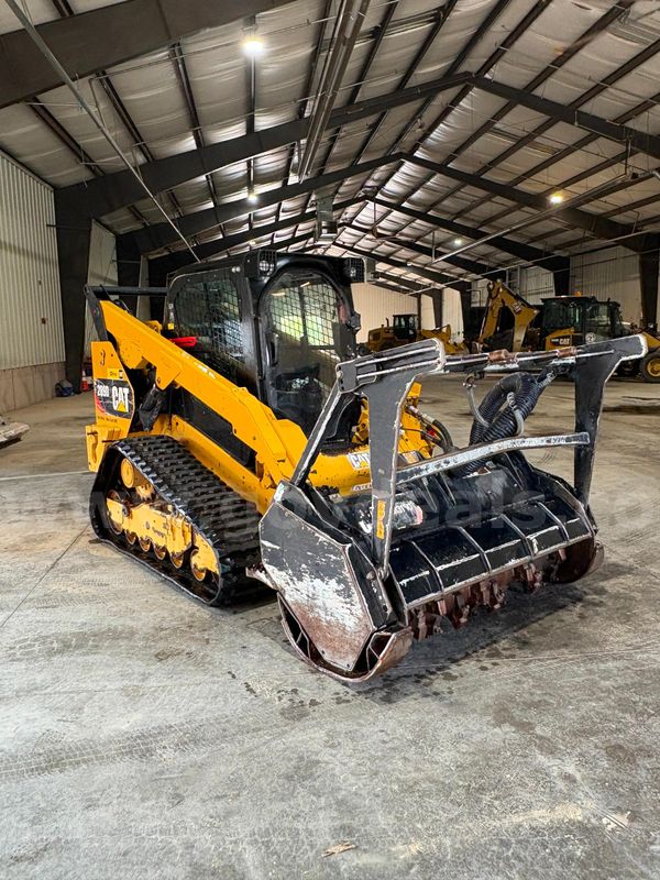 CAT 289D with mulcher head