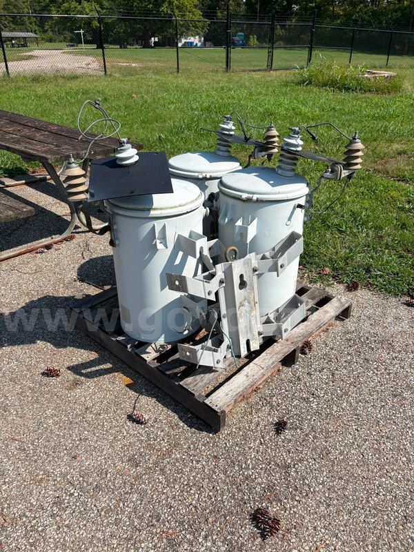 3 Transformers and mounting bracket