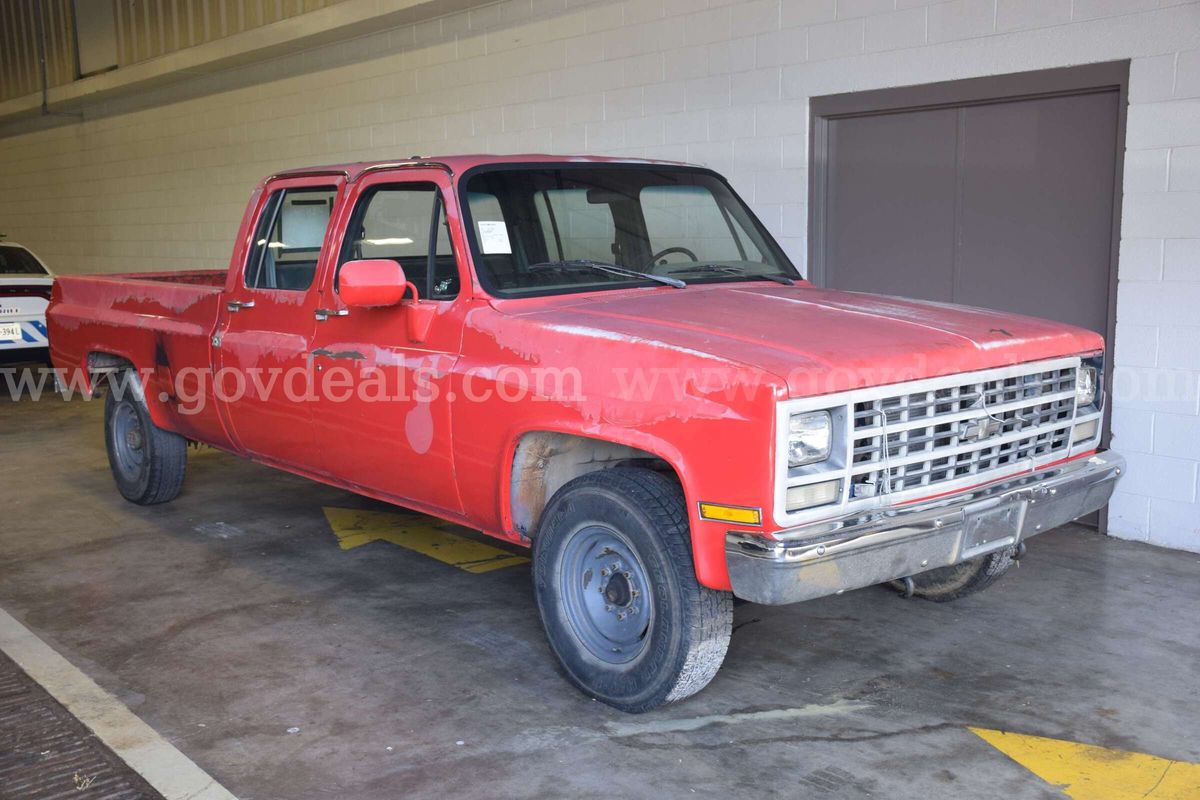 1989 Chevrolet R2500 Crew Cab 2WD