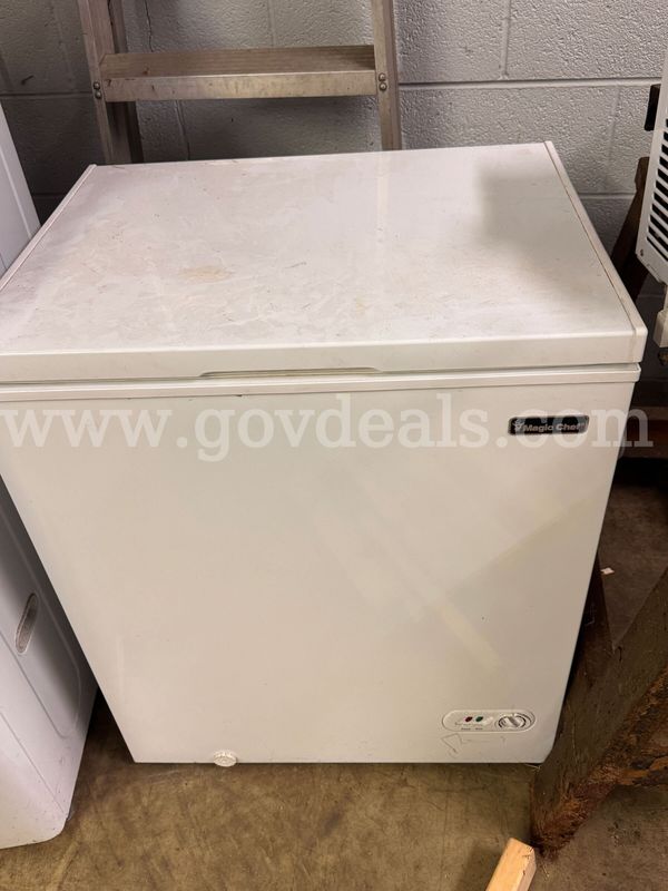 Magic Chef small chest freezer- works