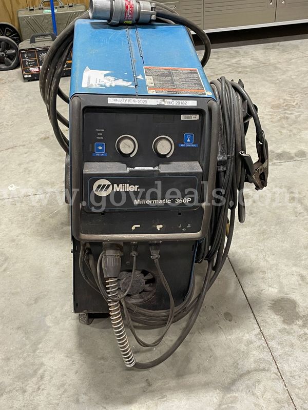 LESO Miller Millermatic 350P MIG Welder