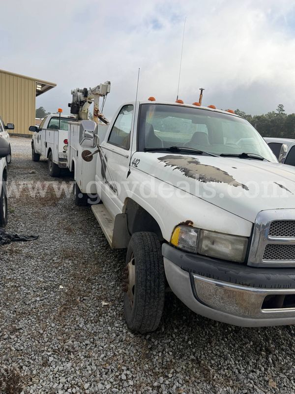 1999 Dodge Ram 3500 Regular Cab 2WD