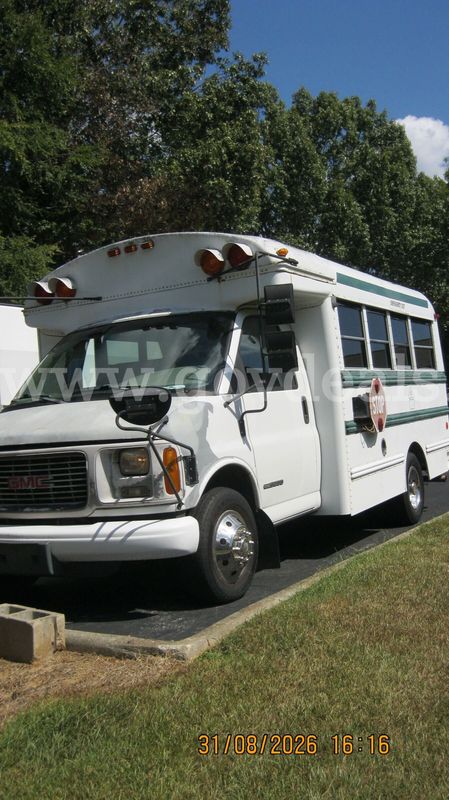 2000 GMC Savana Bus