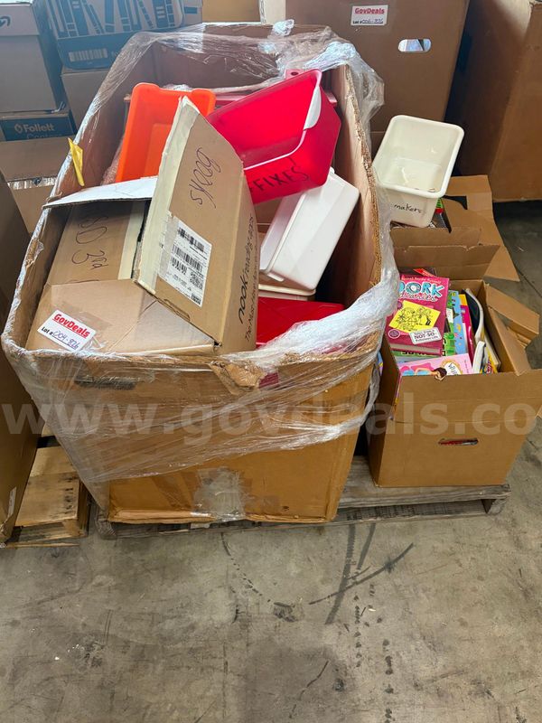 And Yet Another Pallet of Retired School Library Books!!