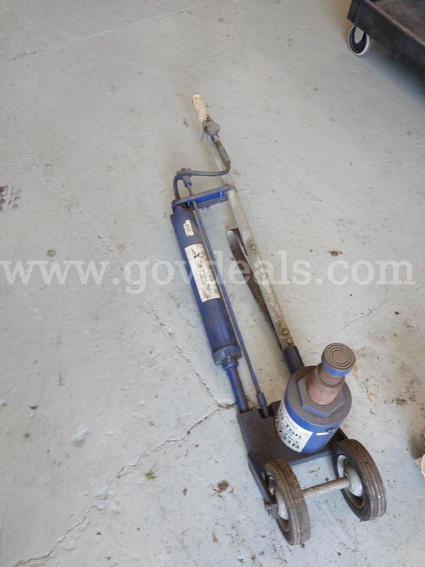 Blue Point Air Hydraulic Jack