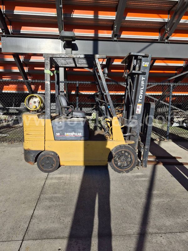 Caterpillar GC25 Warehouse Forklift, Cushion Tires, Propane, Working When Taken out of Service,