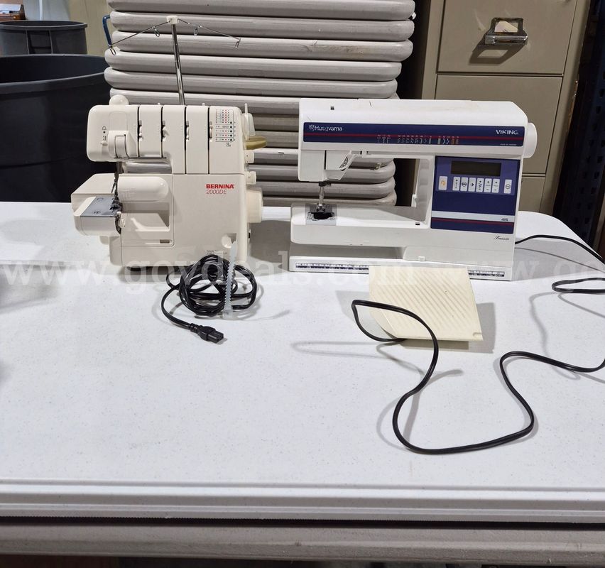 Husqvarna Viking Freesia 415 Electronic Sewing Machines w/ Singer Ultralock 14u32 Serger
