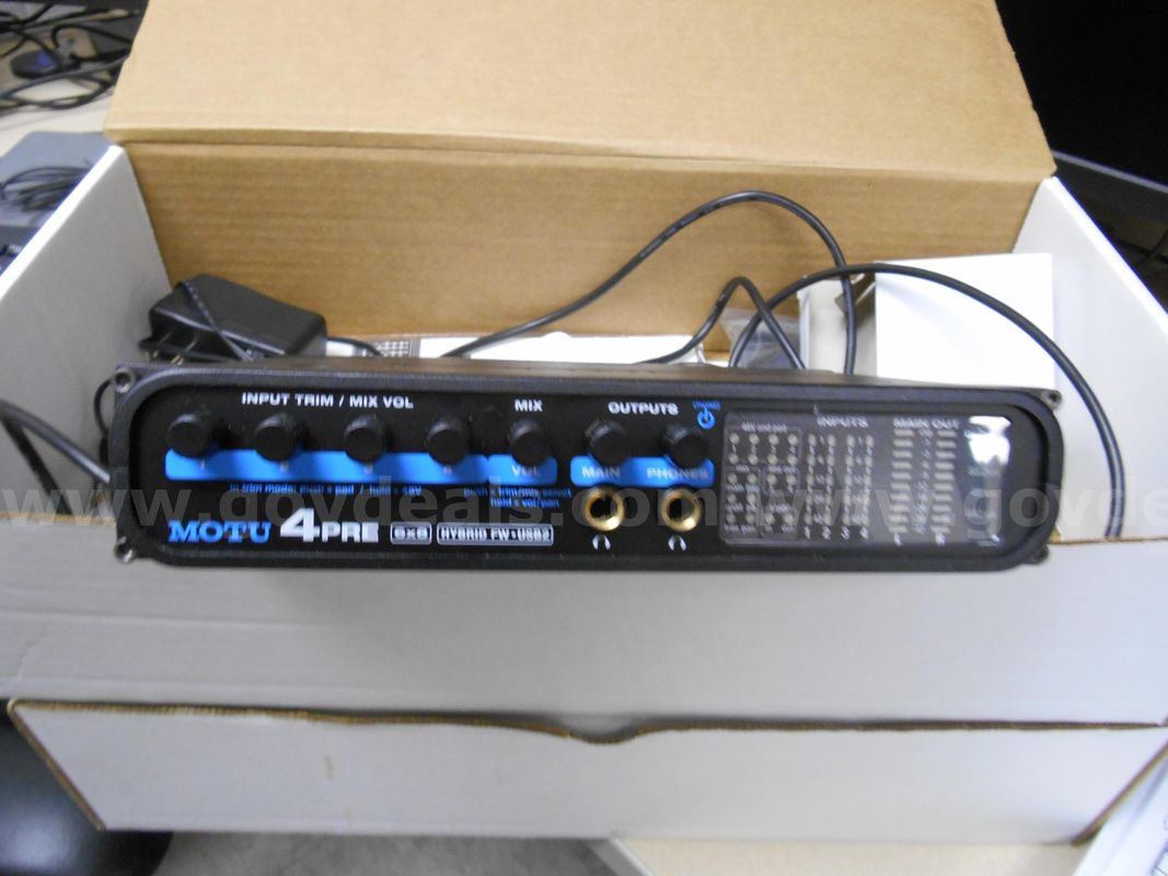 MOTU AUDIO MIXER