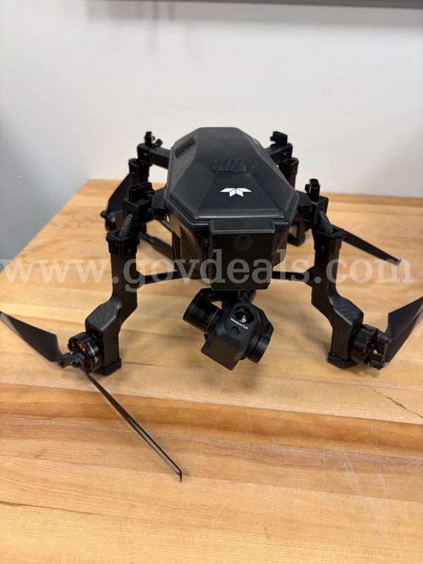 Silas Drone with Case, Remote and Battery Charger