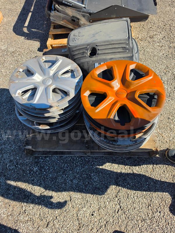 Ford Taurus/Dodge Charger Hub Caps/Hemi motor covers
