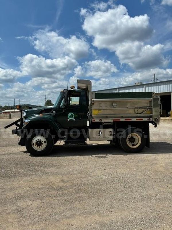 2015 International 7400 Dump Truck