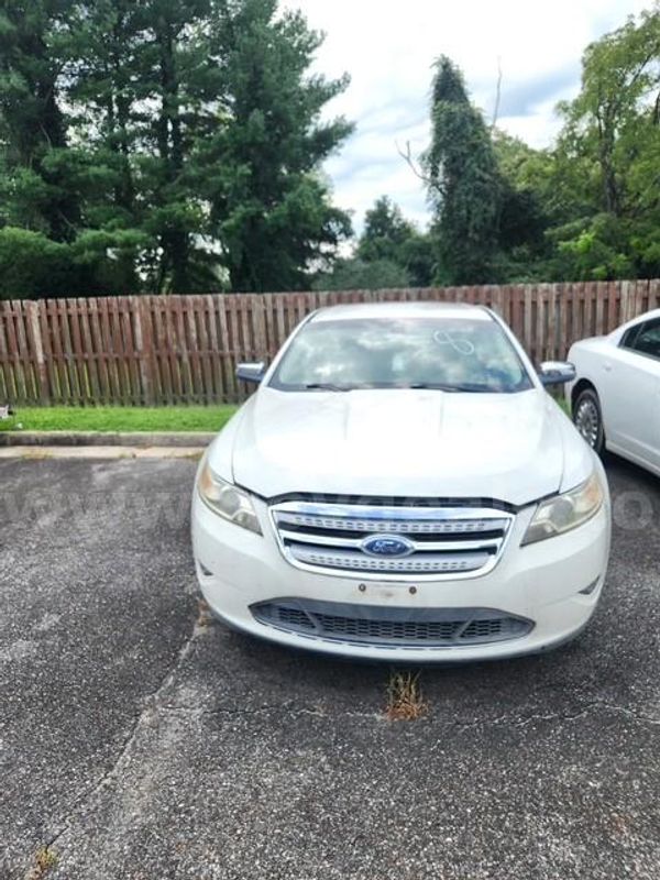 2010 Ford Taurus