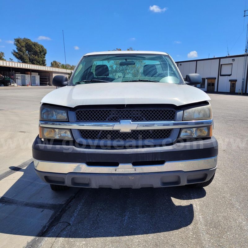2004 Chevrolet Silverado 2500HD Long Bed 2WD