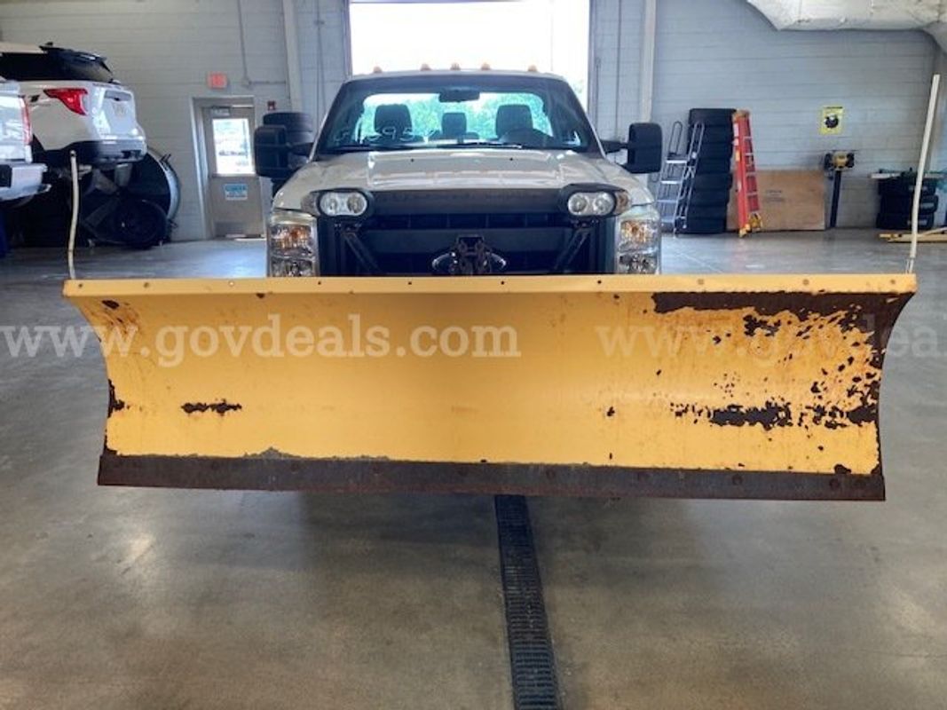 2011 Ford F-350 SD XL DRW 4WD with Snow Plow