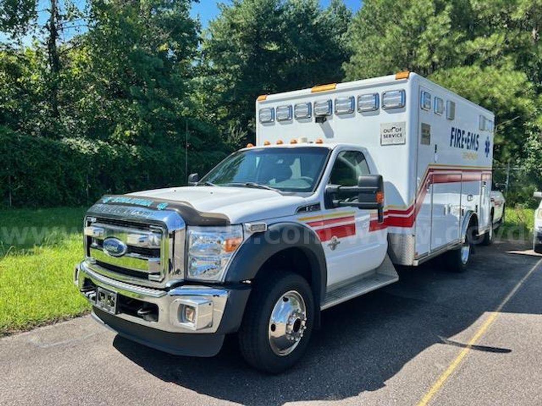 2015 Ford F-450 SD Regular Cab 4WD (Ambulance)
