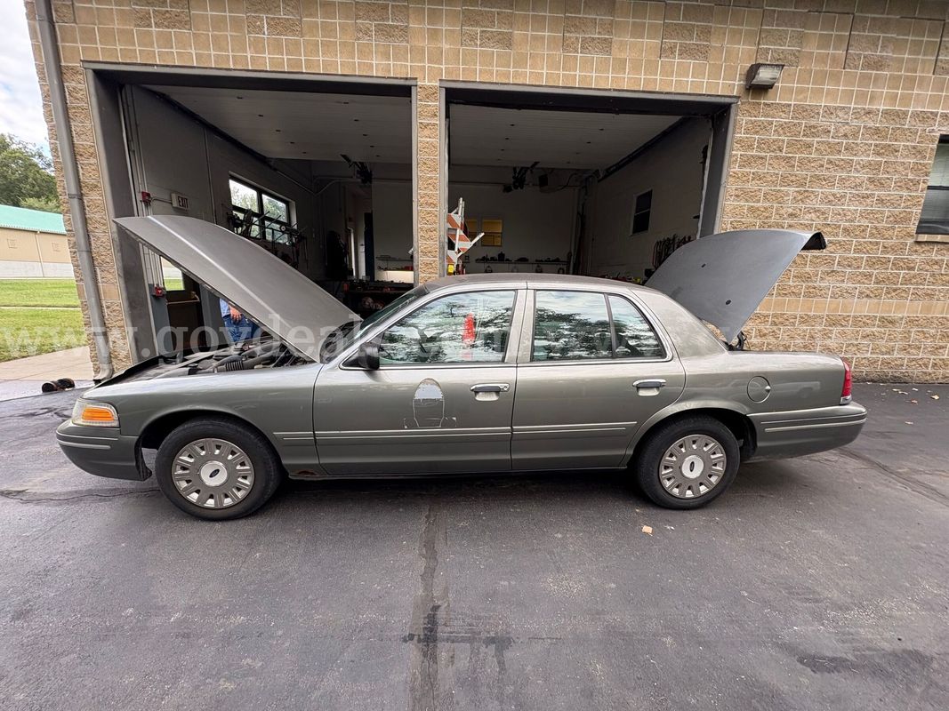 2004 Ford Crown Victoria
