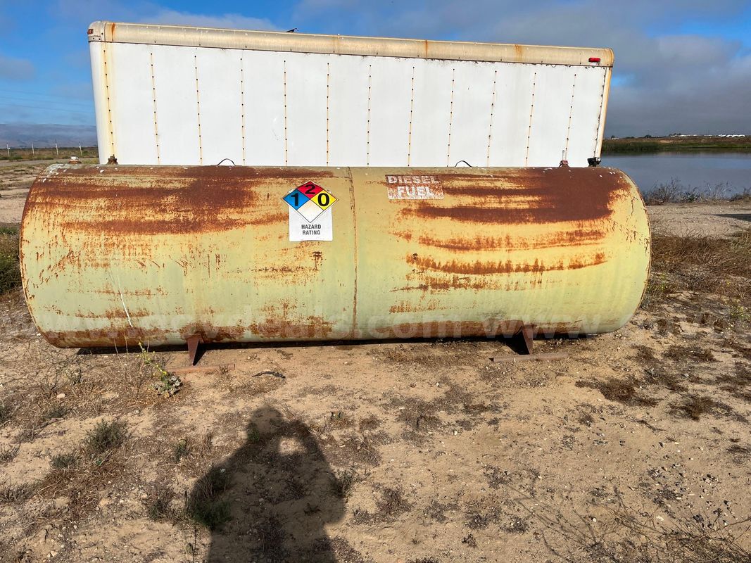 1,0000 Gallon Tank